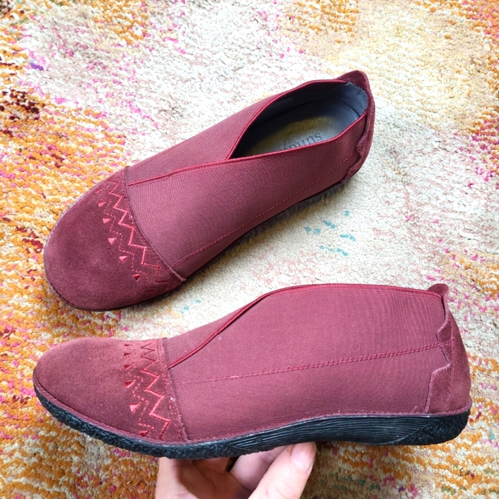 Sundance Embroidered Blooms Flats